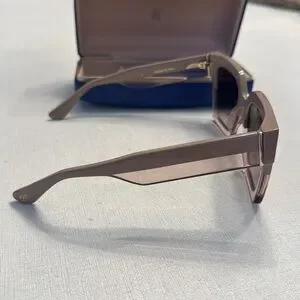 Stuart Weitzman TWO-TONE OVERSIZED SQUARE SUNGLASSES Beige, Rose & Gold Designer Sunglasses for Women | Stuart Weitzman main image 4